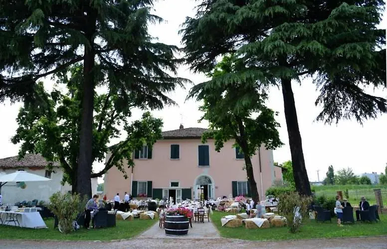 Bed & Breakfast Locanda Corte Roveri Bologna Italy